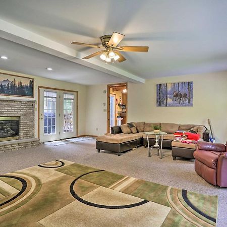 Henryville Home With Hot Tub About 5 Mi To Camelback! Экстерьер фото