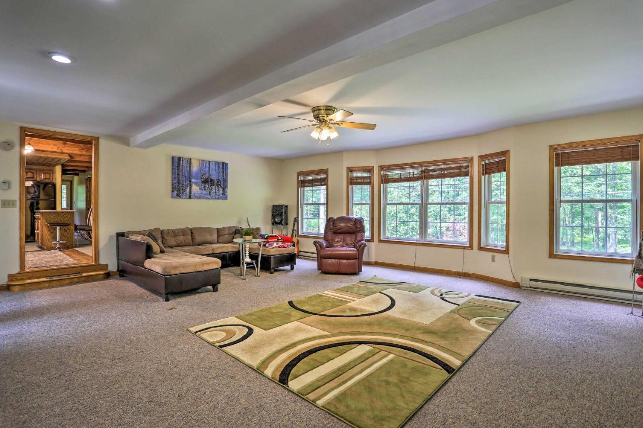 Henryville Home With Hot Tub About 5 Mi To Camelback! Экстерьер фото