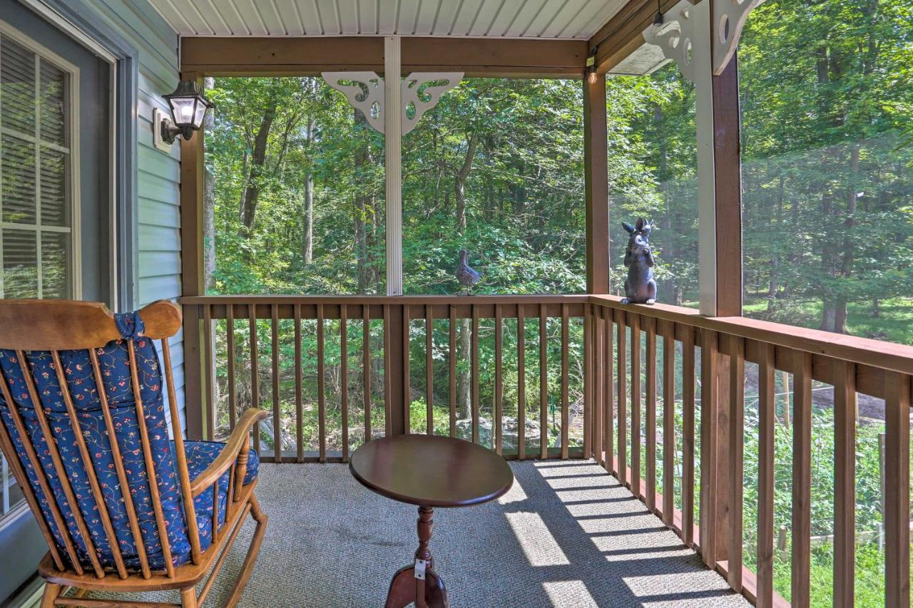 Henryville Home With Hot Tub About 5 Mi To Camelback! Экстерьер фото