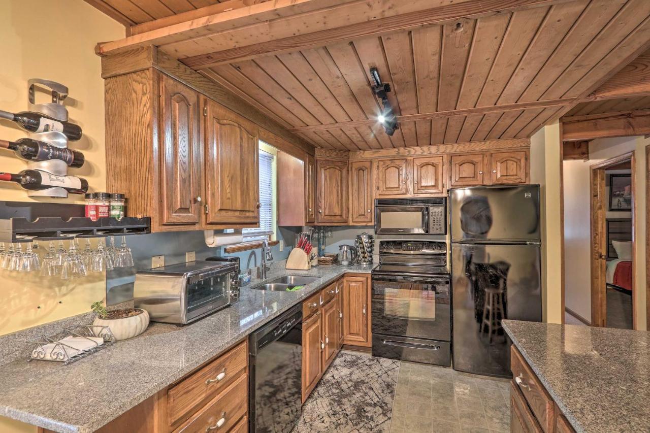 Henryville Home With Hot Tub About 5 Mi To Camelback! Экстерьер фото